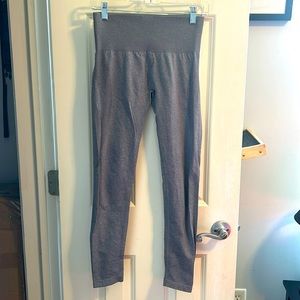 Size M NWOT NVGTN leggings in gray with thigh and booty detail